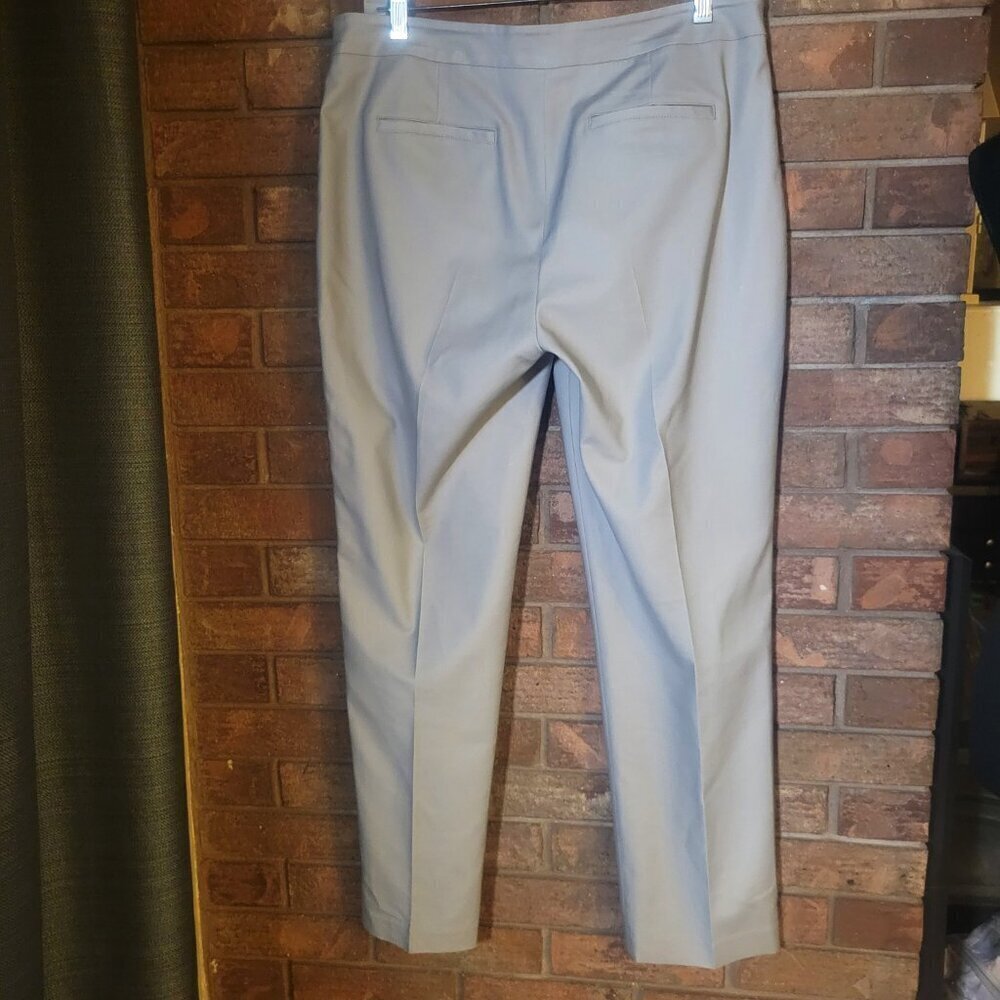 Nic + Zoe Light Gray Flat Front Women's Mid-Rise Straight Leg Pants- Size 10 - Picture 3 of 11